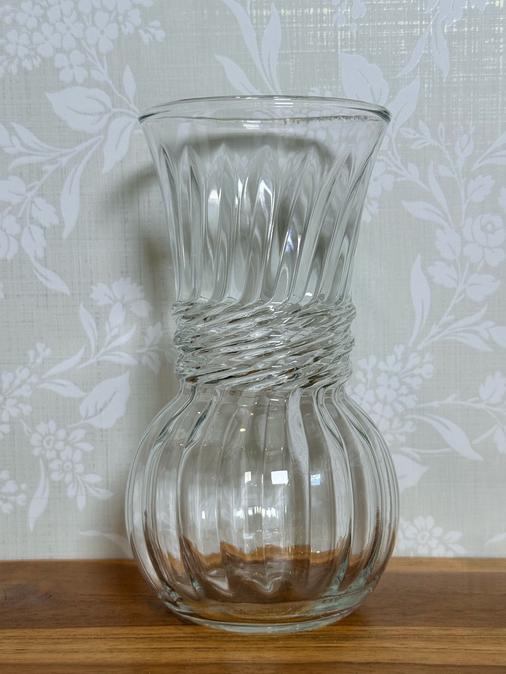 Vintage Anchor Hocking Swirled Rope Glass Vase